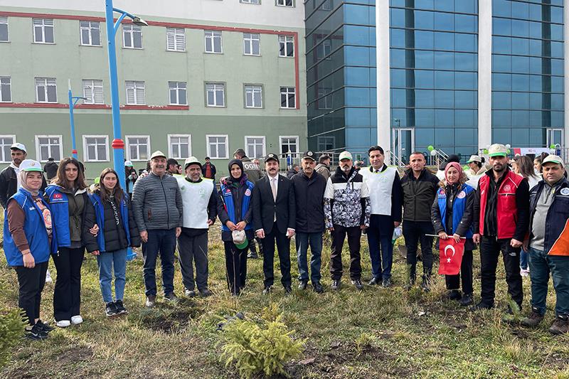 Nihat Delibalta Göle MYO Yerleşkesinde Fidan Ekimi