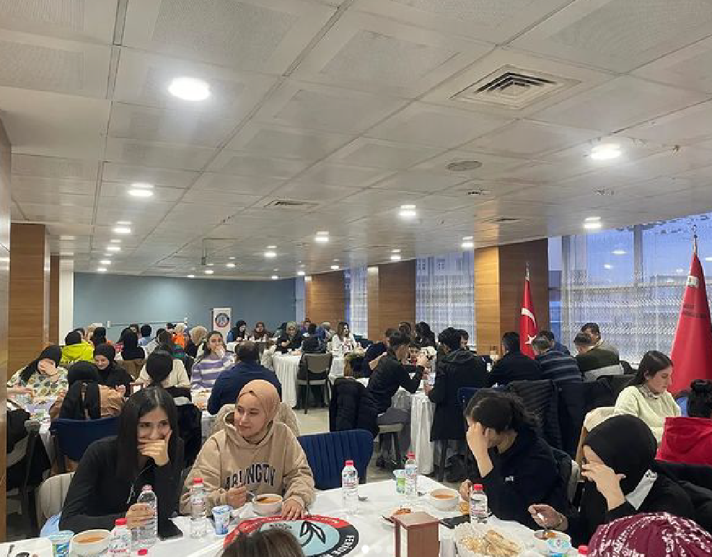 Nihat Delibalta Göle MYO Personeli ve Öğrencileri İftar Yemeği