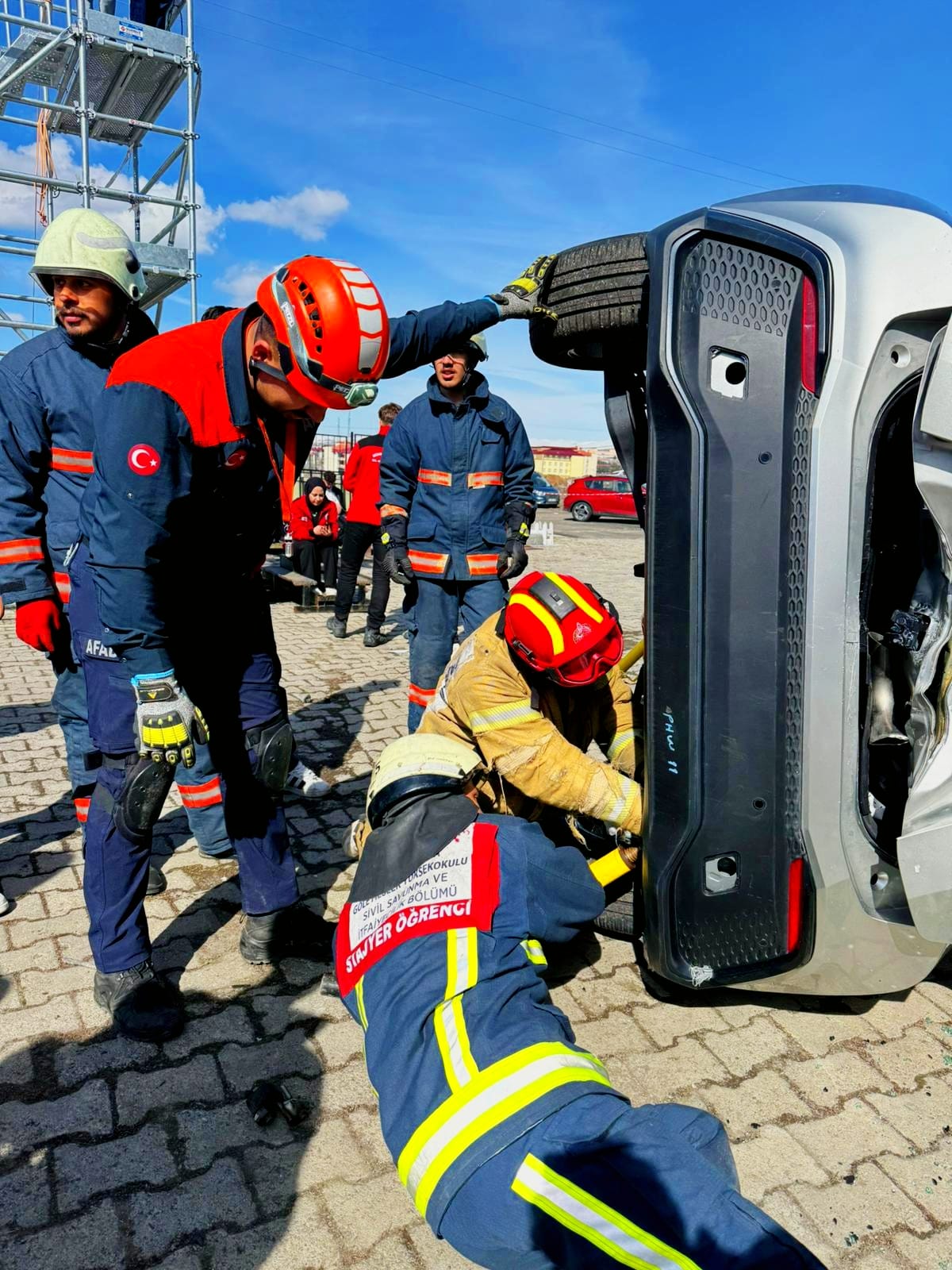 Uygulamalı Eğitim - Trafik Kazalarına Müdahale, Arama - Kurtarma Bilgisi, Araç ve Malzeme Tanıtım