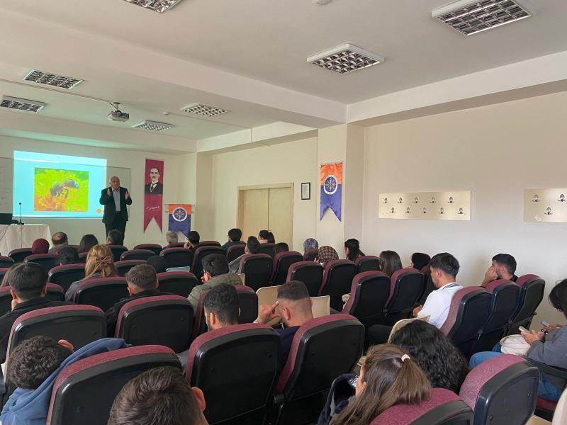 Seminer - Laborant ve Veteriner Sağlık Programı Öğrencilerine Yönelik Arıcılık Semineri