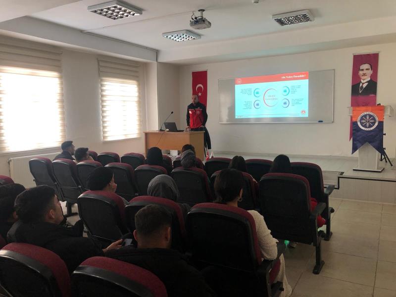 Seminer - Aile Eğitimi Programı ve Değerlerin Edinilmesinde Ailenin Rolü