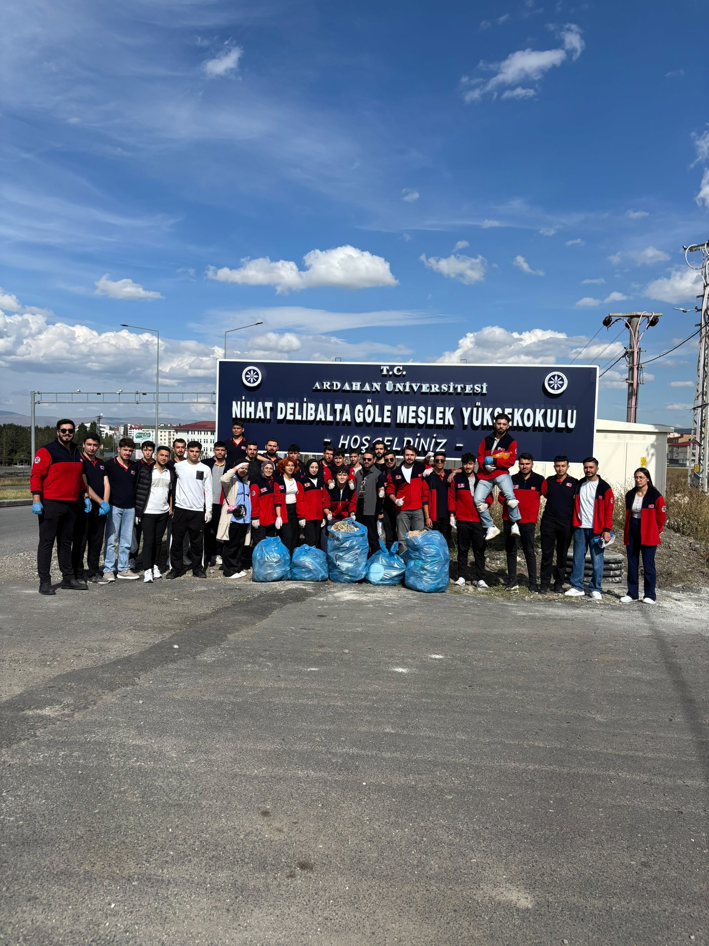 Meslek Yüksekokulumuz Öğrencilerinden Çevre Bilinci Etkinliği