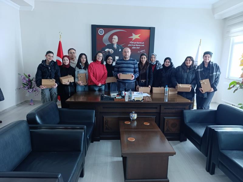 Etkinlik - Kız Öğrencilerle Umut Kutusu Projesi